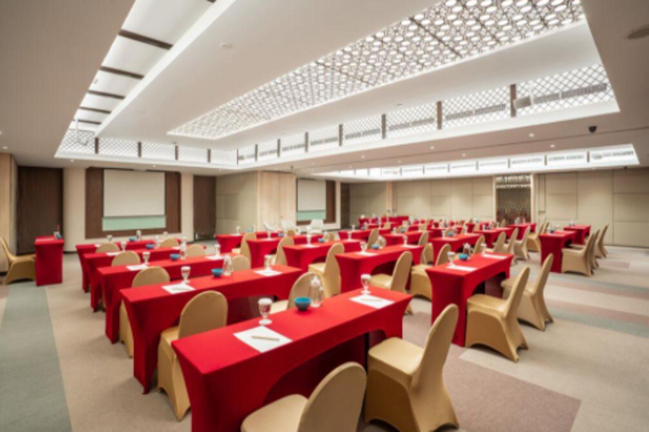 Aston Kemayoran City Hotel Jacarta Exterior foto