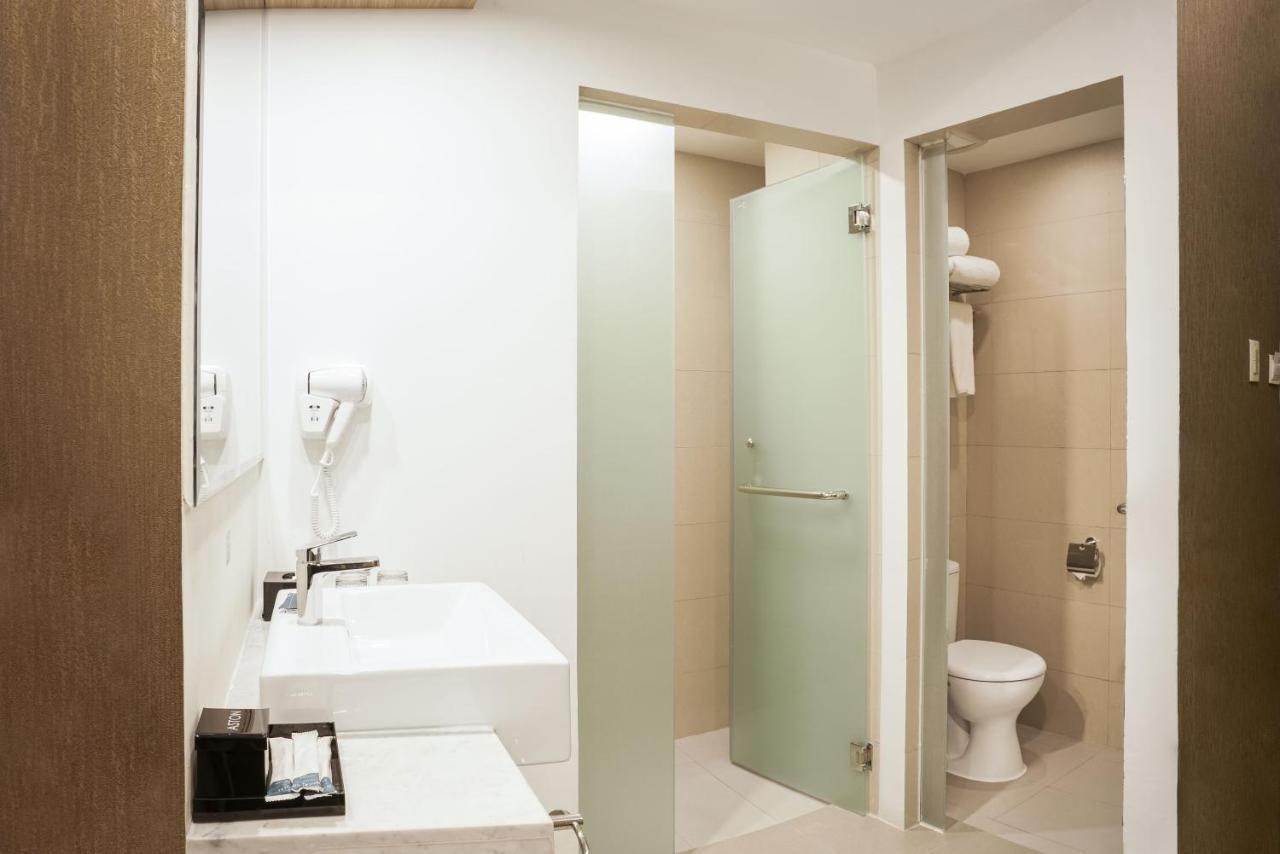 Aston Kemayoran City Hotel Jacarta Exterior foto